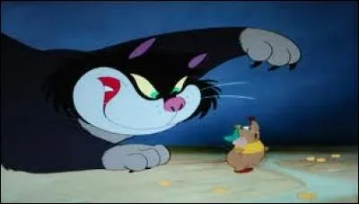 Comment s'appelle le méchant chat dans "Cendrillon" ?