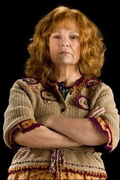 Mrs Weasley a décidé de préparer un dessert magique. Elle a besoin de 100ml de liqueur d'étoiles filantes, mais ne possède que 2 verres doseurs, respectivement de 400 et 500ml. Comment doit-elle s'y prendre pour mesurer EXACTEMENT 100ml ?