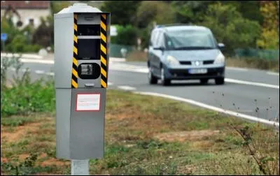 Usage d'appareil, dispositif ou produit destiné à déceler ou perturber les instruments de constatation des infractions routières.