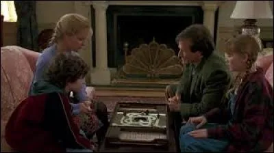 Dans le film "Jumanji", qui prononce cette phrase : "N'allez pas croire que c'est le tonnerre. Restez là, vous coûterez très cher." ?