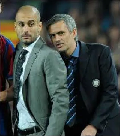 De quel coach, José Mourinho était-il l'adjoint lorsqu'il travaillait au Barça ?