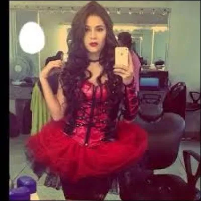 Comment s'appelle cette belle jeune-fille ?