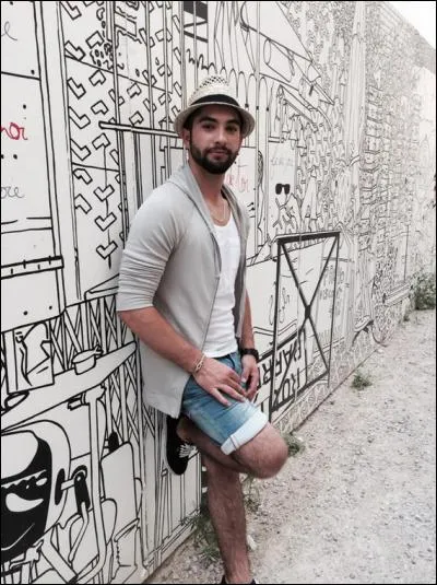 Kendji ne voyage jamais sans un objet, lequel ?