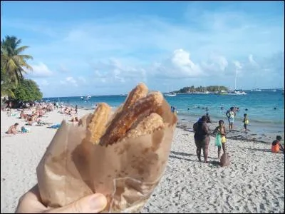 Quels sont ces beignets qu'un chaland viendra vous proposer sur les plages du Midi de la France ?