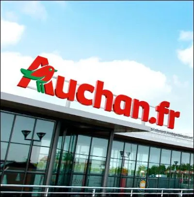 Auchan est créé en 1961 dans une usine désaffectée. Il possède aujourd'hui près de 700 hypermarchés dans le monde.
De quelle région vient Auchan ?