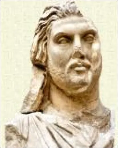 Il fut le roi de Carie de 377 à 353 avant J-C. Il fut célèbre pour son tombeau. Il s'agit de :