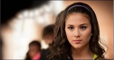 Comment s'appellent les 3 personnages derrière Daisy ?