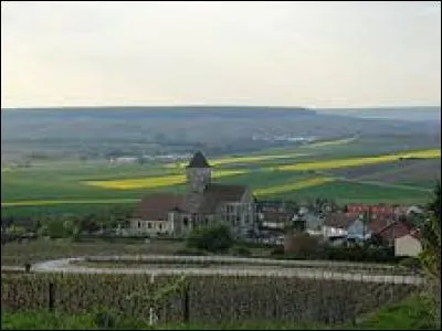 Nous nous rendons à Cuis. Village viticole champardennais, au nord de la Côte des Blancs, il se trouve dans le département ...