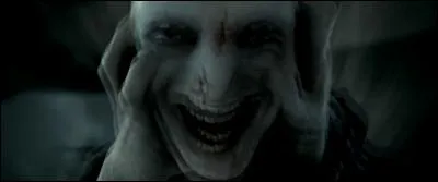 Auteur de plusieurs génocides, Voldemort ne fait pas que tuer, il aime aussi torturer les gens. Avec quelle formule ?