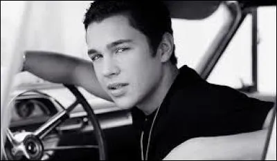 Qui est la petite amie d'Austin ?