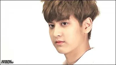 Il aime intimider ChanWoo parce qu'il pense qu'il est...