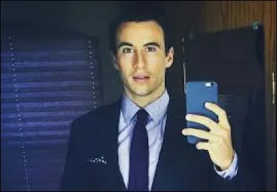 Quel personnage incarne Huw Collins ?