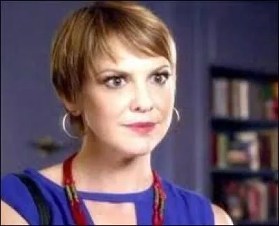 Quel âge a Larisa Oleynik ?