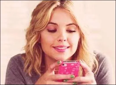 Combien de téléphones a eus Hanna lors des saisons de PLL ?