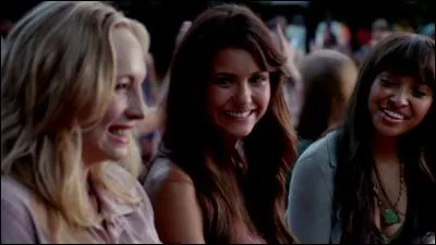 Comment s'appellent ses deux meilleures amies ?