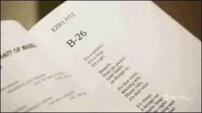 Quel est le nom du poème qu'Ezra écrit ?