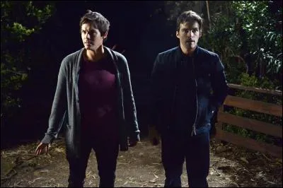 Quel est le nom de la relation d'Ezra et de Caleb ?