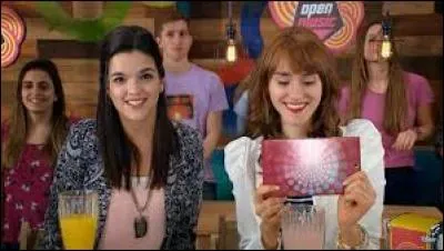 Comment s'appellent les filles du groupe de Ambar ?