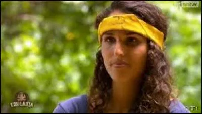 Elle a trouvé deux colliers d'immunité, ira aux ambassadeurs et finira par tirer la boule noire ; son nom est :