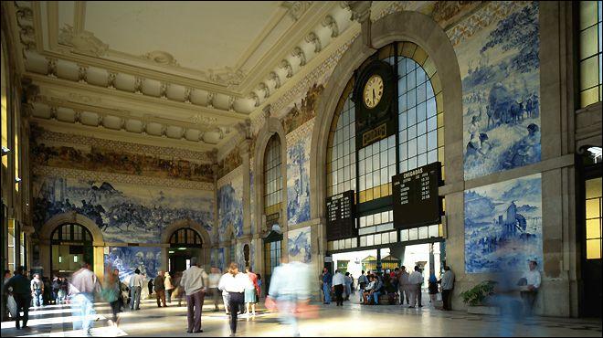 Les murs de cette gare très belle, la Porto-São Bento, située au centre-ville sont faits de...