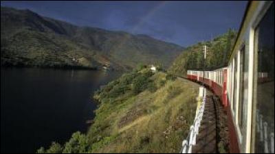 Ici se concentre les principaux producteurs de Porto. C'est la vall&eacute;e de/du...