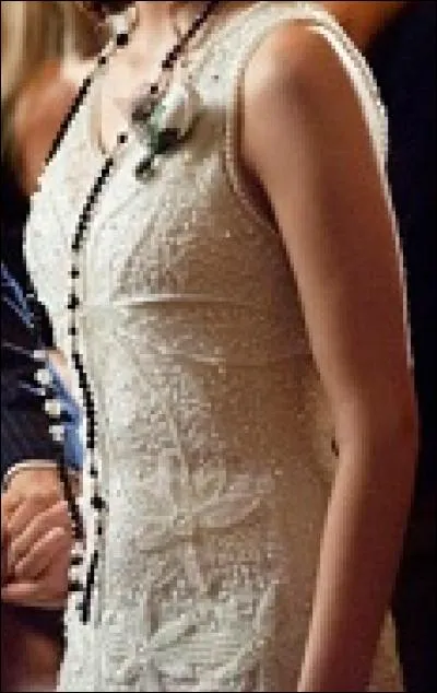 A qui est cette robe ?