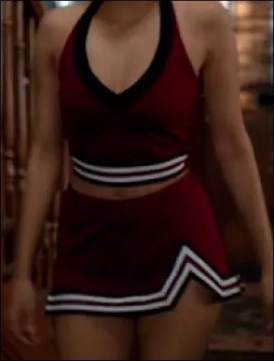 A qui est cette robe ?