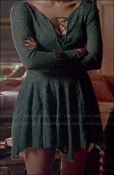 A qui est cette robe ?