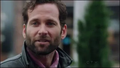 Comment s'appelle August W. Booth dans la forêt enchantée ?