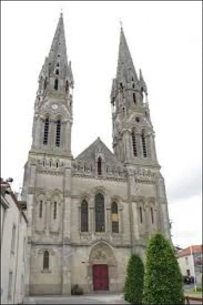 Je vous emm&egrave;ne &agrave; Machecoul. Connue pour sa for&ecirc;t, cette ancienne commune de Loire-Atlantique se trouve en r&eacute;gion ...