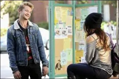 Quelle est la couleur des yeux de Riley ?