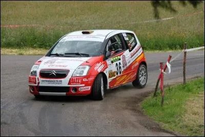 De quelle nationalité est le pilote de cette Citroën C2 ?