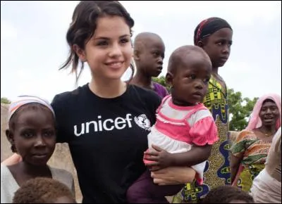 Quand est-elle nommée la plus jeune ambassadrice de l'UNICEF ?