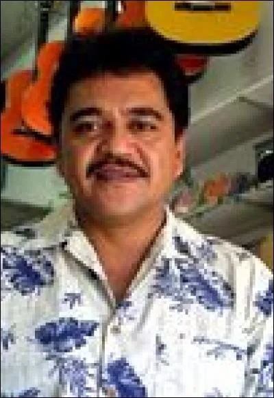 Guy Tuhoe vit pleinement de ses passions qui sont la chanson et :