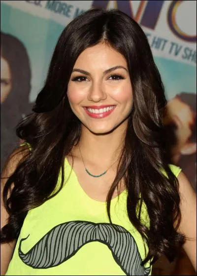 Tori est entrée à Hollywood art en