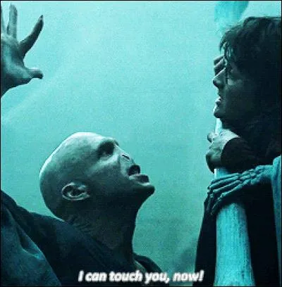 Tome 4 - À la fin du tome, de qui parle Voldemort lorsqu'il dit : "J'ai un serviteur très fidèle à Poudlard".