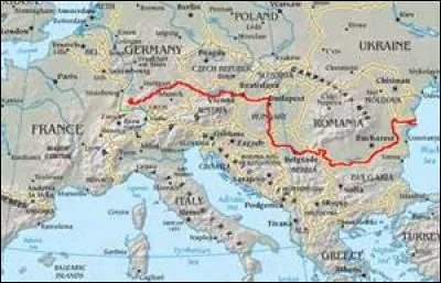 Lequel de ces grands fleuves traverse la Slovaquie ?