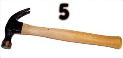 5 - Sortir faire du shopping. Bref, essouffler votre carte bleue. Vous sortirez pour acheter des habits, de la nourriture... Des choses pas forcément utiles, aussi. Chez qui irez-vous pour acheter un marteau ?