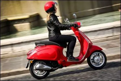 La mythique « Vespa » fête ses 70 ans en 2016. Quelle est l'origine de ce nom ?