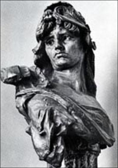 Qui est la déesse grecque de la guerre, assimilée à la Bellone romaine ?