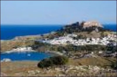 C'est une île grecque de la mer Égée. C'est l'île de :