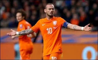 Quelle nation est représentée par ces sportifs arborant cette tenue orange ?