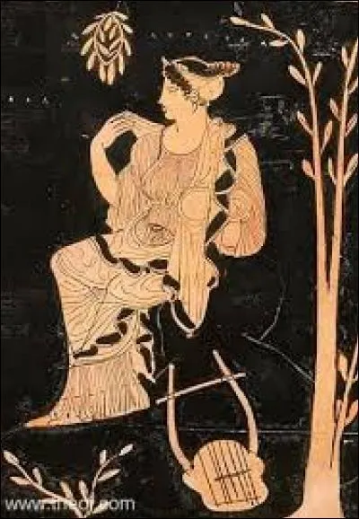 Parmi ces déesses, laquelle refusa l'union avec le roi du ciel ?