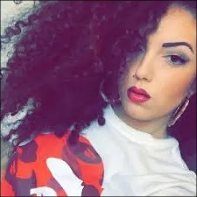 Combien a-t-elle fait de vidéos ?