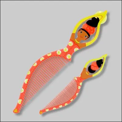 Le grand ou le petit ? Que vas-tu prendre pour te coiffer ?