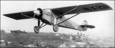 Quelle traversée effectue cet avion le 21 mai 1927 ?