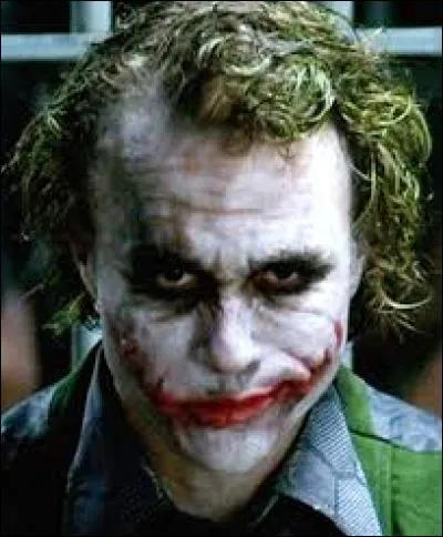 Qui interprète Le Joker dans "The Dark Knight" de Christopher Nolan ?
