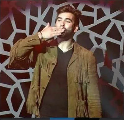 Dans quelle chanson dit-il "des armes, des larmes" ?