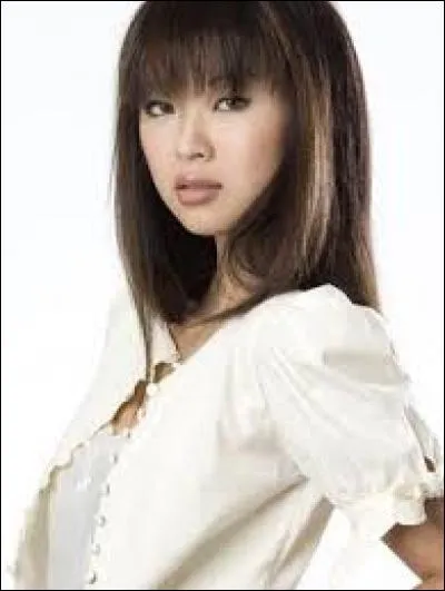 Comment s'appelle l'actrice qui interprète Katie Farkas ?