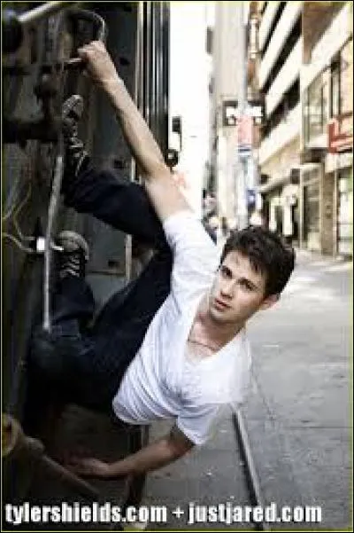 Qui est l'acteur qui interprète Eric ?